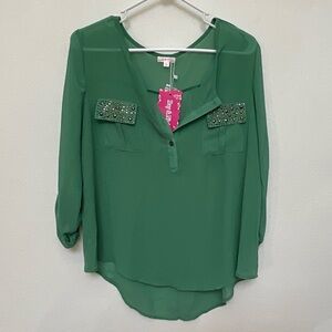 NWT Day And Night Green Sheer Tab Sleeve Blouse With Bedazzled Pockets Size L
